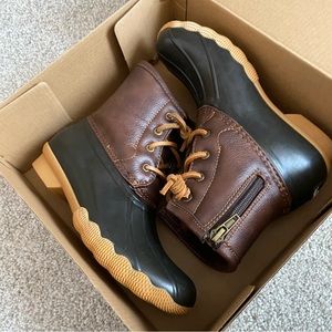 Sperry Saltwater Boot Girls YG55362 Youth Size 1 M Duck Boots Brown Side Zip NWT
